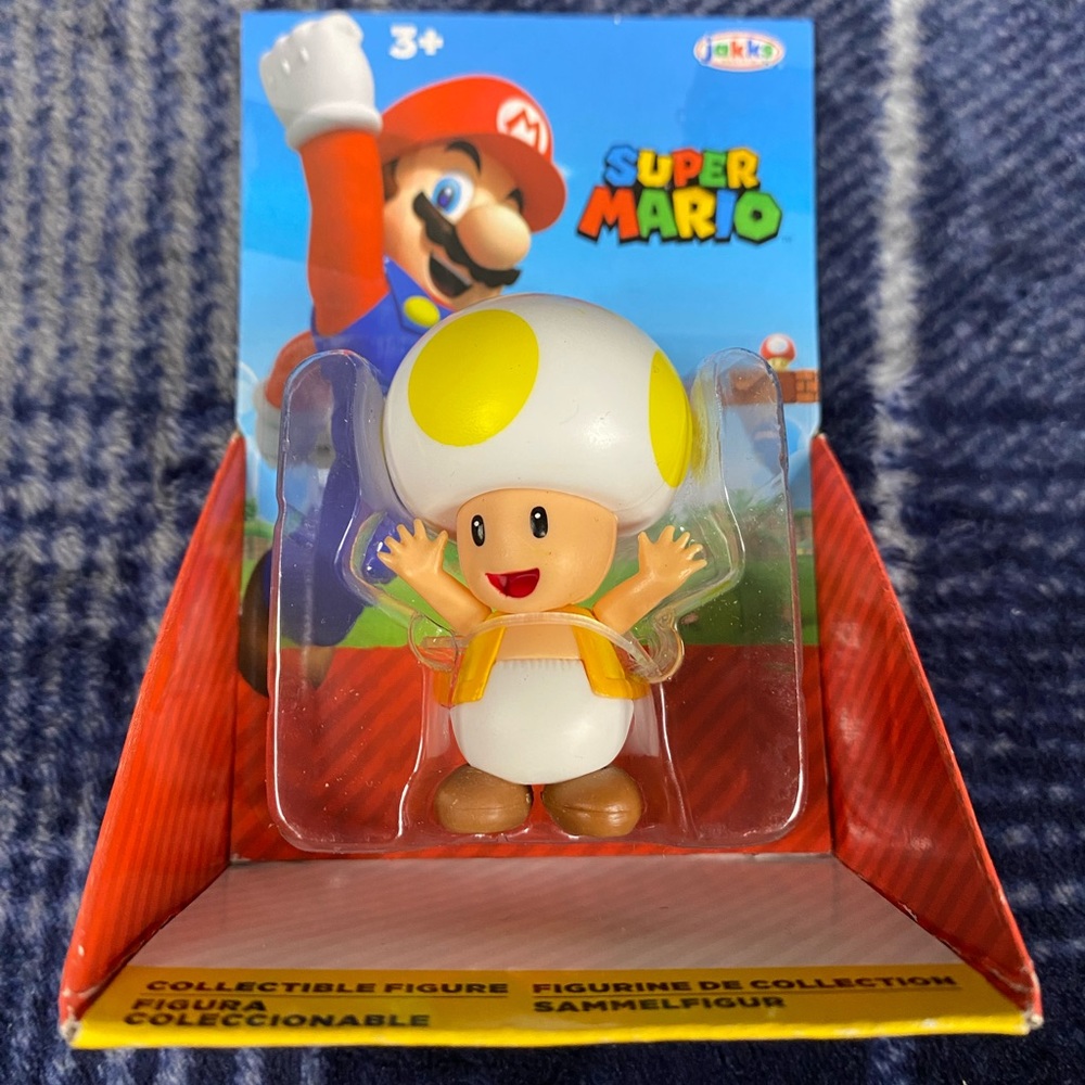 Jackks Super Mario 2.5” Collectible Figure - Yellow Toad